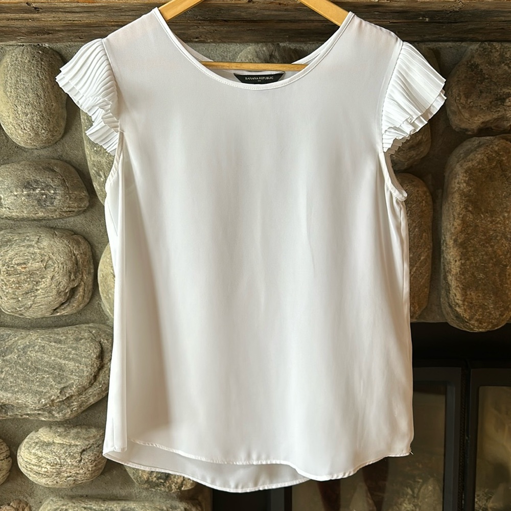 Beautiful T-shirt, blouse with ruffled sleeves